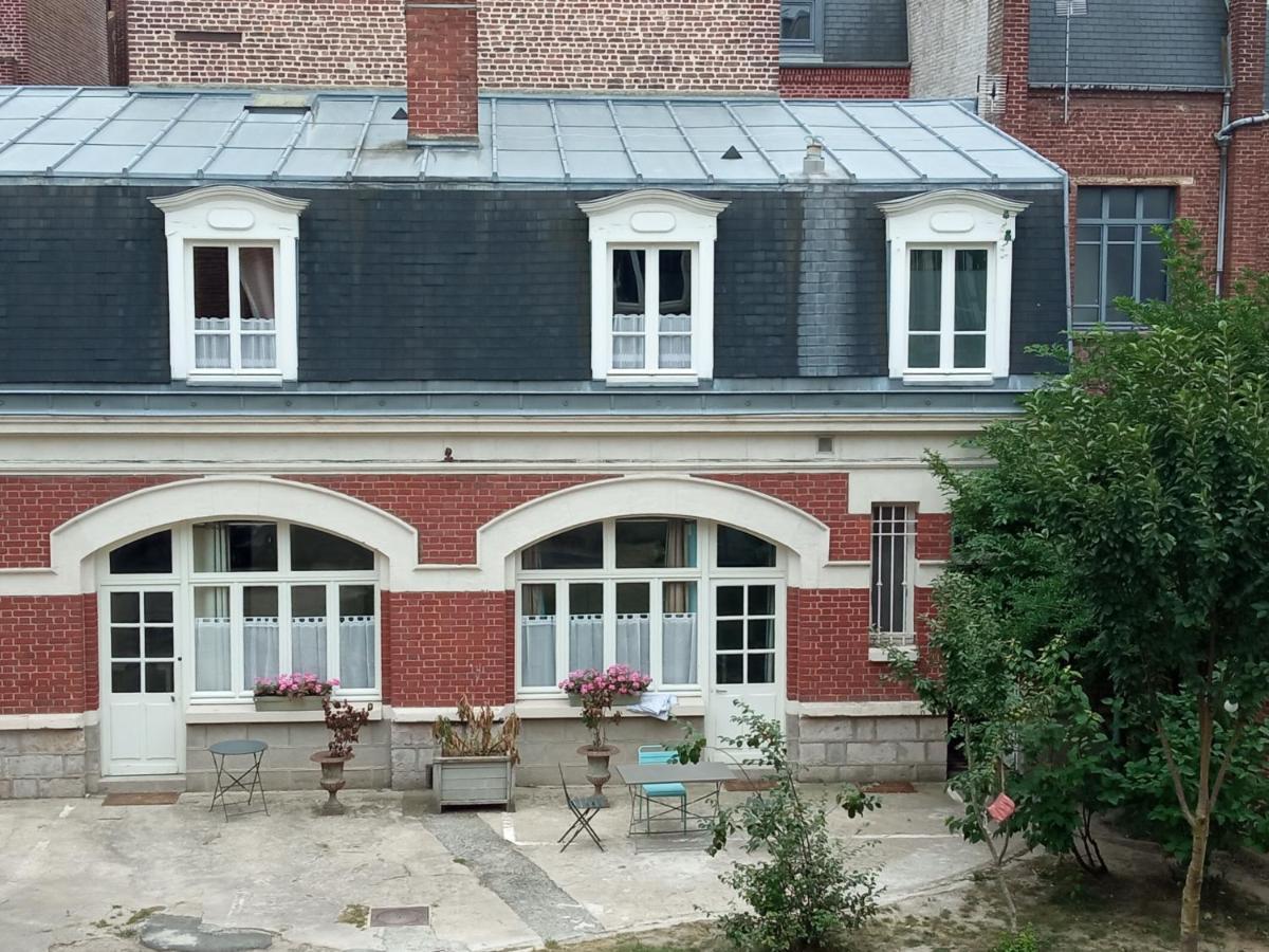 Au Pied Du Beffroi Apartment Arras Exterior photo