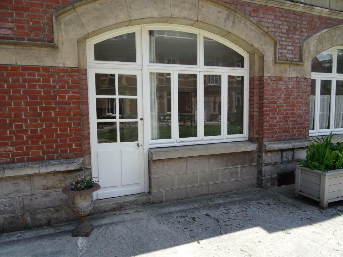 Au Pied Du Beffroi Apartment Arras Exterior photo